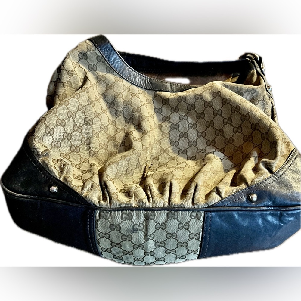 Gucci Beige and Black Shoulder Bag